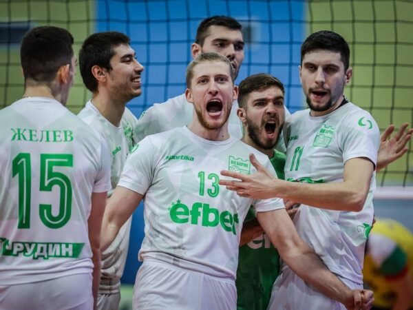ВОЛЕЙБОЛНИЯТ БЕРОЕ НЕ УСПЯ ДА ПОБЕДИ ЕДИНИЯ ТИМ ОТ БУРГАС, НО МЕЧТАЕ ДА ПОДЧИНИ ДРУГИЯ
