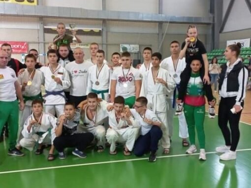ГОЛЯМ ТРИУМФ НА СТАРОЗАГОРСКИТЕ ДЖУДИСТИ В ДОМАШНИЯ ТУРНИР