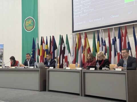 МЕСТНИЯТ ПАРЛАМЕНТ В ПОДКРЕПА НА ПФК БЕРОЕ