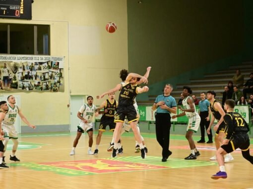 БАСКЕТБОЛИСТИТЕ НЕ ОСТАВИХА ШАНСОВЕ НА СЪПЕРНИКА