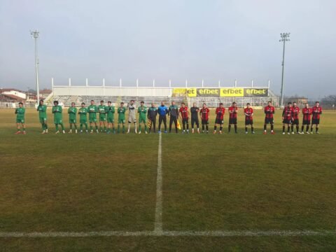 ЗЕЛЕНО-БЕЛИТЕ СТАРТИРАХА С УСПЕХ В КОНТРОЛИТЕ