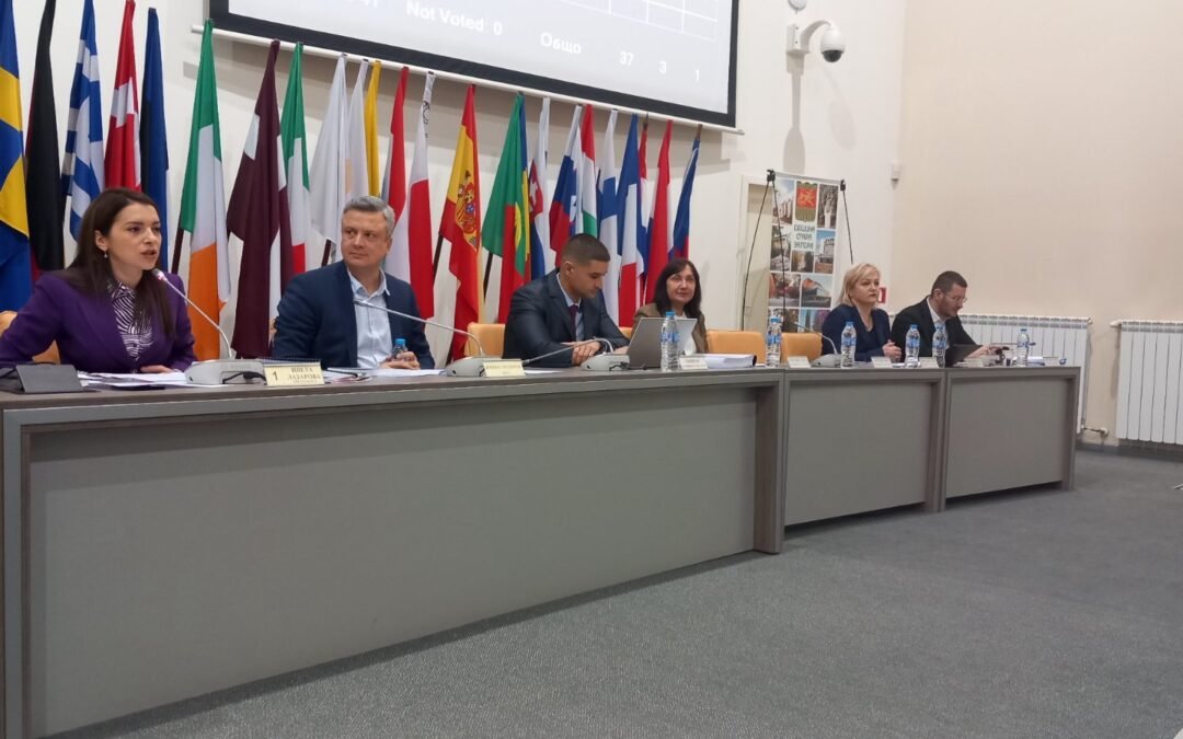 ФЕН КЛУБЪТ НА БЕРОЕ ПОЛУЧИ ПОМЕЩЕНИЕТО ЗАД СЪДА