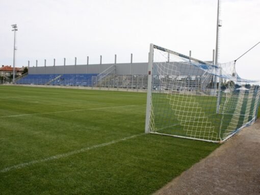 ПРИЕМАМЕ ДВЕ ФУТБОЛНИ НАДПРЕВАРИ ПРИ ПОДРАСТВАЩИТЕ