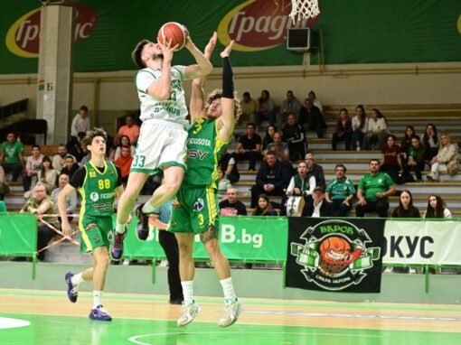 БАСКЕТБОЛИСТИТЕ НАРЕДИХА КОНТРОЛИТЕ