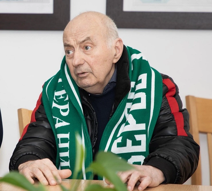 МИНЬОР МЕ СЪЗДАДЕ, В БЕРОЕ СЕ УТВЪРДИХ, А ЧЕРНОМОРЕЦ МЕ ЗАПАЗИ ЗА ФУТБОЛА
