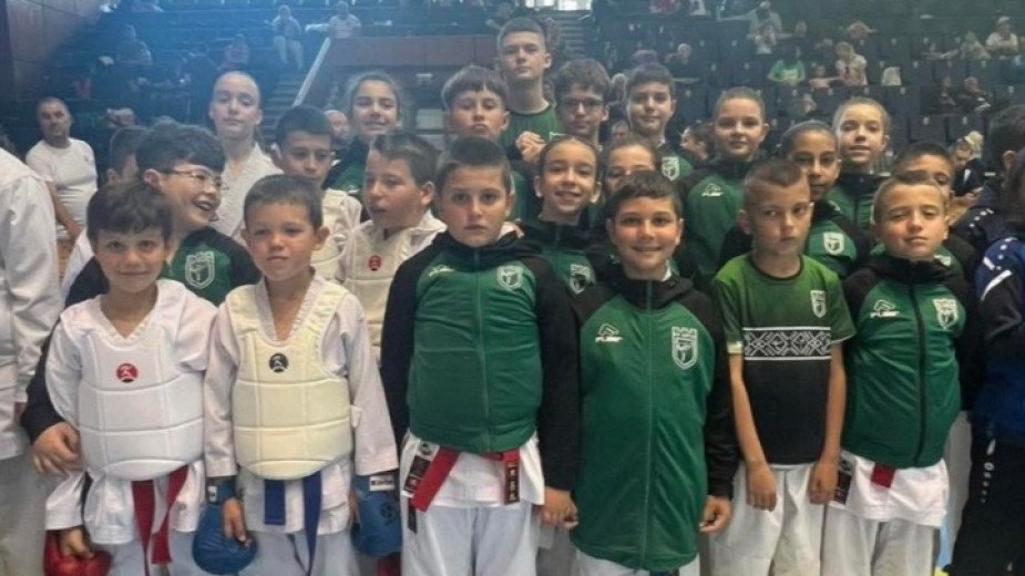 13 ОТЛИЧИЯ ЗА БОЙЦИТЕ НА БЕРОЕ