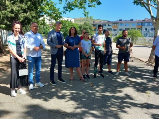 ЗАПОЧНА ИЗГРАЖДАНЕТО НА СПОРТНА ПЛОЩАДКА И ПИСТА ЗА БЯГАНЕ В ДВОРА НА ОУ „ГЕОРГИ РАЙЧЕВ“ В СТАРА ЗАГОРА
