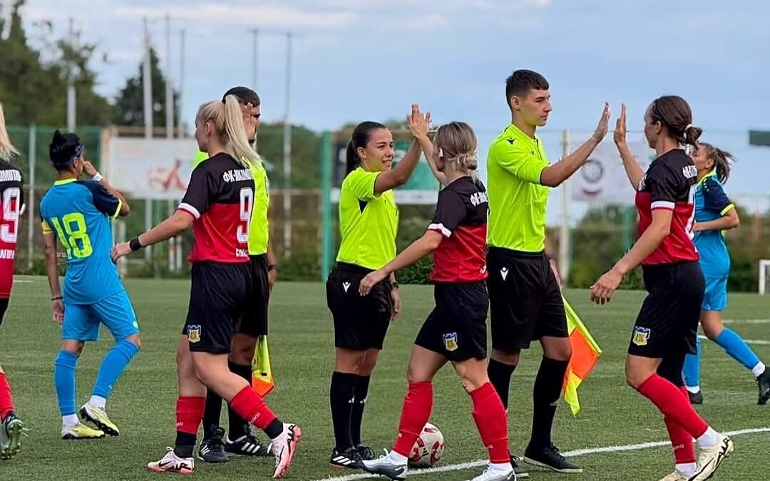ФУТБОЛНИТЕ ДАМИ СА ДВЕ ОТ ДВЕ НА СТАРТА