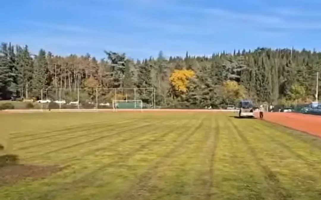 ЗАПОЧНА ОБНОВЯВАНЕ НА ТЕРЕНА НАД СТАДИОН „БЕРОЕ“