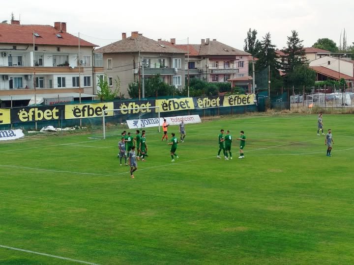 БЕРОЕ ЗАГРЯ ЗА РЕШИТЕЛНИТЕ ШАМПИОНАТНИ БИТКИ С УБЕДИТЕЛЕН УСПЕХ НАД ЮНОШИТЕ СИ