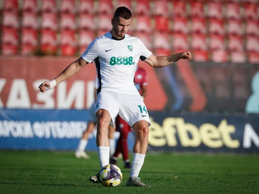 ОПЕРИРАХА ДВАМА ОТ БЕРОЕ, МЛАДЕЖКИ НАЦИОНАЛ АУТ ЗА СЕДЕМ МЕСЕЦА