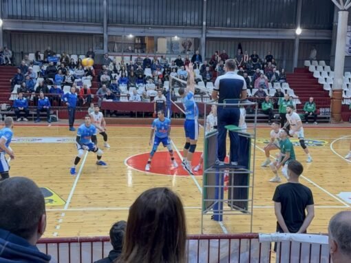 ВОЛЕЙБОЛНИТЕ БЕРОЙЦИ СА 3 ОТ 3