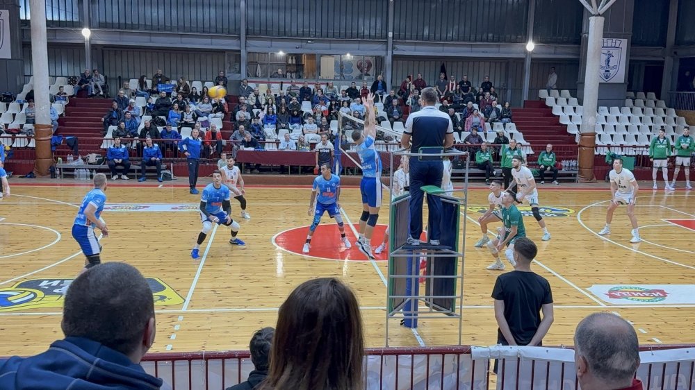 ВОЛЕЙБОЛНИТЕ БЕРОЙЦИ СА 3 ОТ 3