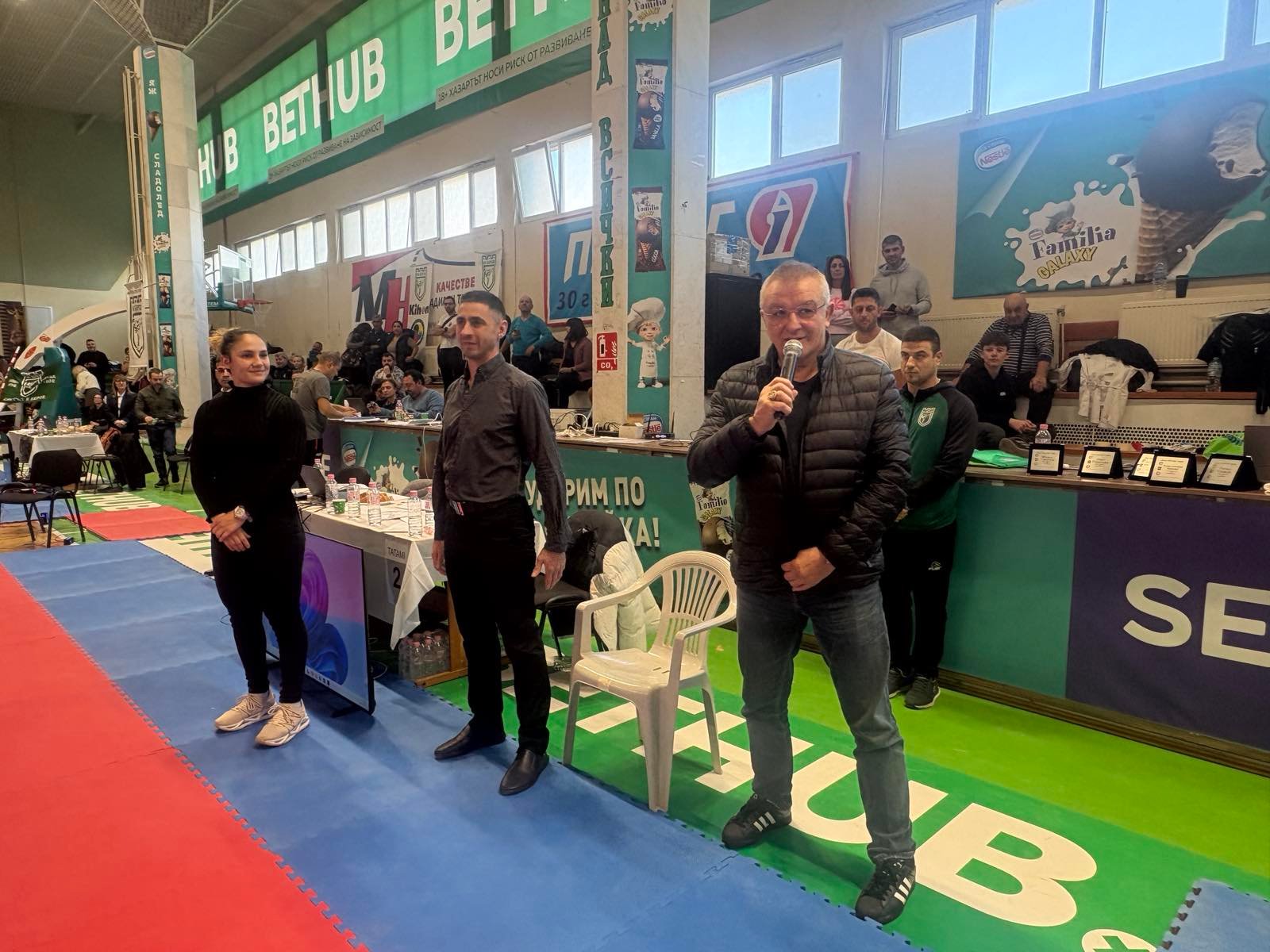 Стара Загора събра над 500 каратеки на третото издание на Коледния турнир „Купа Берое“ Стара Загора събра над 500 каратеки на третото издание на Коледния турнир „Купа Берое“