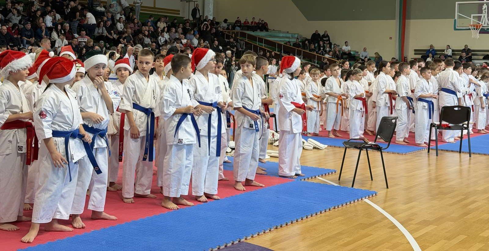 Ежегоден Коледен турнир по карате киокушин за деца до 8 и до 10 години в спортна зала „Стара Загора“ Ежегоден Коледен турнир по карате киокушин за деца до 8 и до 10 години в спортна зала „Стара Загора“