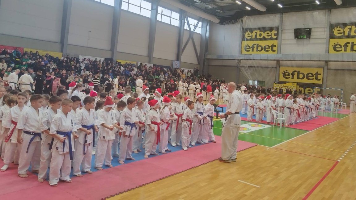 С детски Коледен турнир закриват спортно-състезателната 2025 година в киокушин карате клуб „Аскен“ С детски Коледен турнир закриват спортно-състезателната 2025 година в киокушин карате клуб „Аскен“