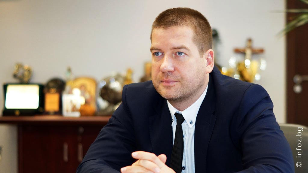 РЕМОНТЪТ НА ЗАЛА „БЕРОЕ“ Е ИНЖЕНЕРИНГ. ТОВА ОЗНАЧАВА ПРОЕКТИРАНЕ И ПОСЛЕДВАЩИ СТРОИТЕЛНО-МОНТАЖНИ РАБОТИ