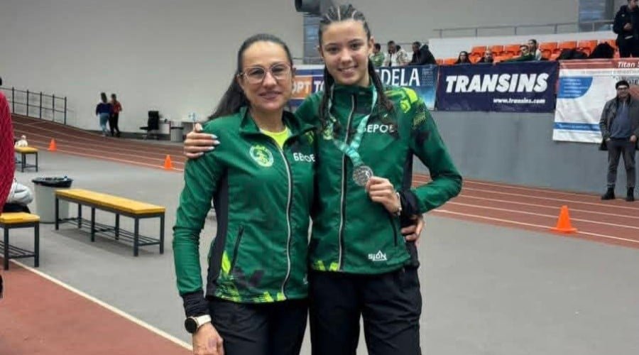 ЯНИЦА ЖЕЛЯЗКОВА ОТ БЕРОЕ СПЕЧЕЛИ СРЕБРО НА ПЪРВЕНСТВОТО ПО ЛЕКА АТЛЕТИКА