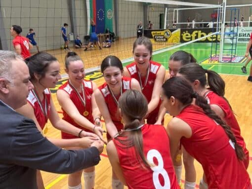 УЧЕНИЧЕСКИ ИГРИ ПО ВОЛЕЙБОЛ: ОСПОРВАНИ И ЕМОЦИОНАЛНИ СРЕЩИ НА ФИНАЛИТЕ В СТАРА ЗАГОРА