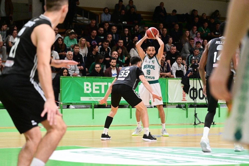 БАСКЕТБОЛНИТЕ БЕРОЙЦИ ИЗВАДИХА КЕСАР ОТ СТРОЯ И ОТКАЗАХА МИНЬОР