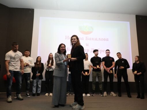 ЗАМ.-КМЕТЪТ НАДЕЖДА ЧАКЪРОВА: „ТОВА Е УЧИЛИЩЕТО ЗА ШАМПИОНИ, КОИТОПРОСЛАВЯТ СТАРА ЗАГОРА“