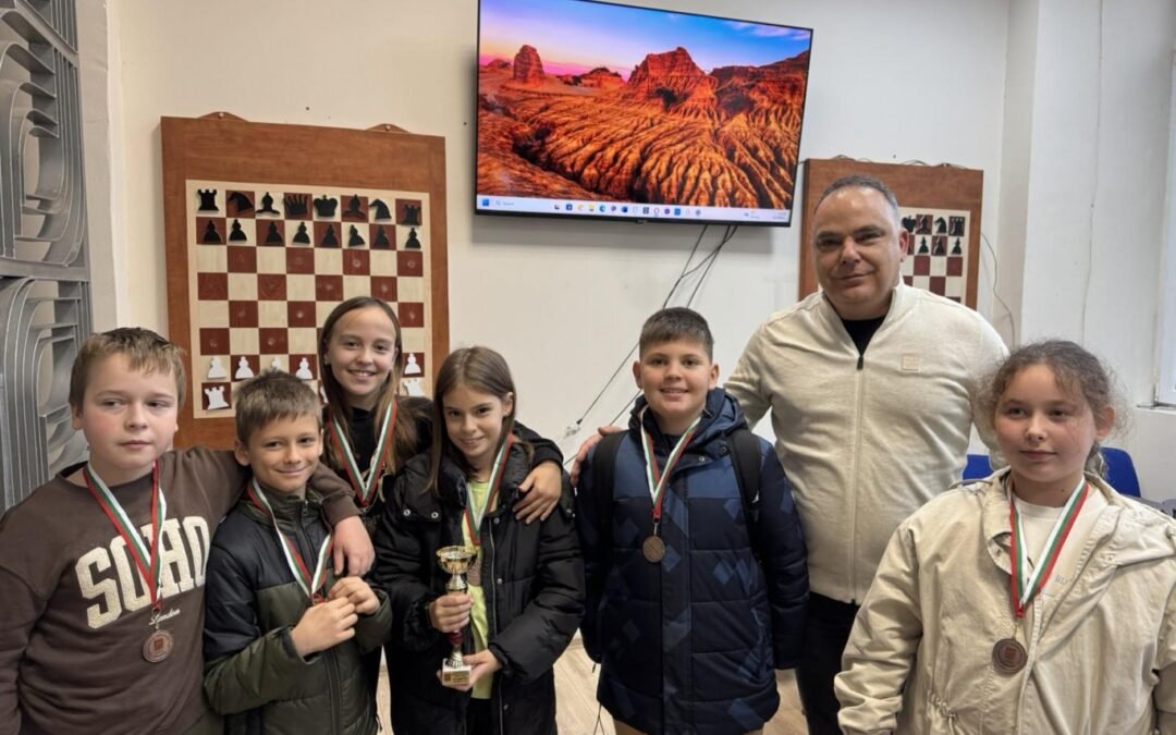 УЧЕНИЧЕСКИ ИГРИ 2025/2026 Г. В СТАРА ЗАГОРА СТАРТИРАХА С ОСПОРВАНИ ШАХМАТНИ СРЕЩИ