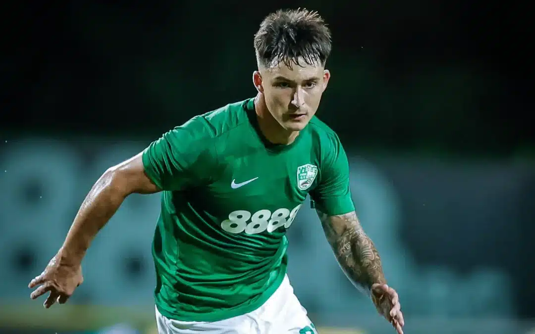 ДВЕ РАЗДЕЛИ ПОД „АЯЗМОТО“