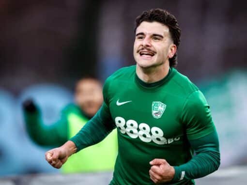 ВЪЛШЕБНИЯТ МУСТАК СЕ СБОГУВА ЕМОЦИОНАЛНО СЪС ЗЕЛЕНО-БЕЛИТЕ