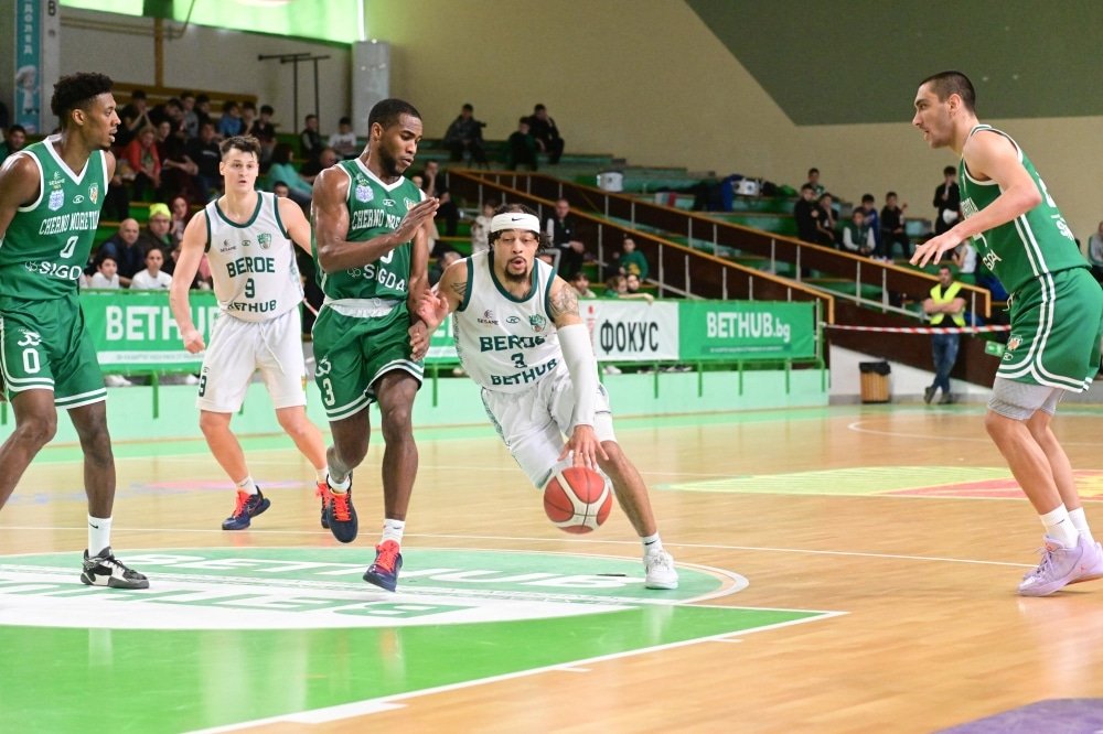 КОШ В ПОСЛЕДНАТА СЕКУНДА ДОНЕСЕ ПОБЕДАТА НА ЧЕРНО МОРЕ ТИЧА НАД БЕРОЕ