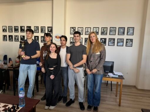 ОСПОРВАНИ И ВЪЛНУВАЩИ ШАХМАТНИ СРЕЩИ НА ОБЛАСТНИЯ ЕТАП НА УЧЕНИЧЕСКИТЕ ИГРИ В СТАРА ЗАГОРА