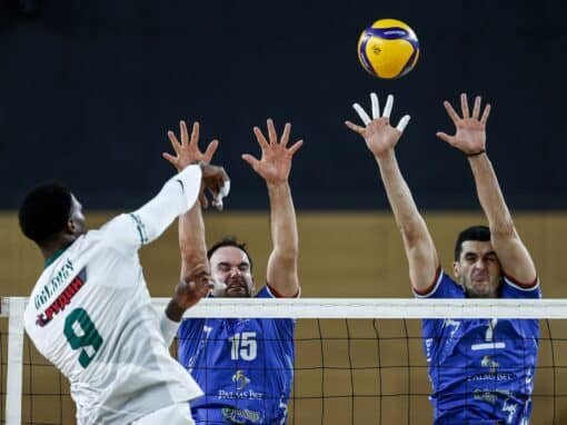 ВОЛЕЙБОЛНИТЕ БЕРОЙЦИ ЗАГУБИХА ОТ ШАМПИОНА