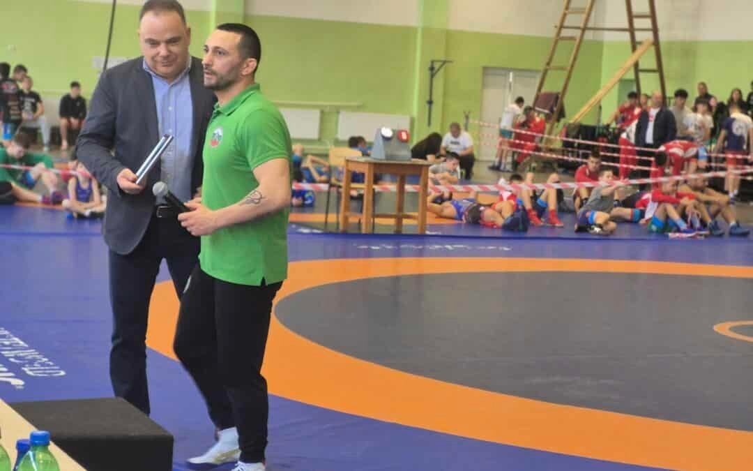 КЛАСИЧЕСКАТА БОРБА ПРОДЪЛЖАВА ДА РАЖДА ШАМПИОНИ