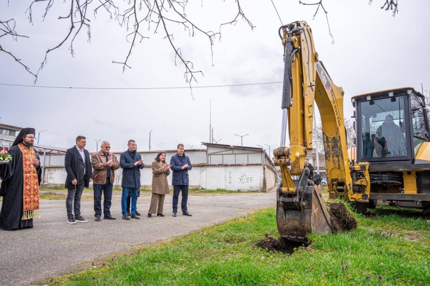 Кметът на Стара Загора, зам.-кметът Надежда Чакърова и арх. Мартин Паскалев дадоха старт на проекта за цялостна модернизация на спортното училище „Тодор Каблешков“ Кметът на Стара Загора, зам.-кметът Надежда Чакърова и арх. Мартин Паскалев дадоха старт на проекта за цялостна модернизация на спортното училище „Тодор Каблешков“