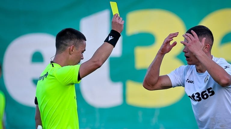 ПОВЕРИХА МАЧ НА БЕРОЕ НА ТАЛАНТЛИВ СЪДИЯ