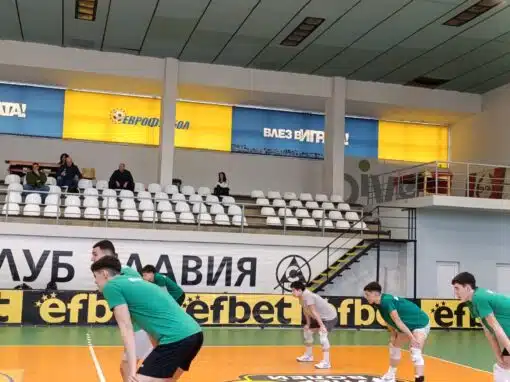 ВОЛЕЙБОЛНИТЕ БЕРОЙЦИ ГОНЯТ МЕДАЛ ПРИ ПОДРАСТВАЩИТЕ