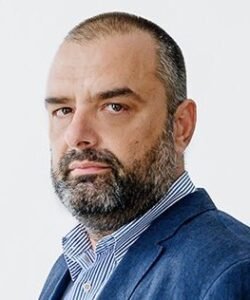 Иван Николов