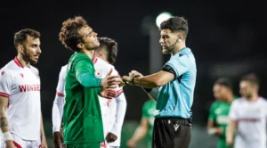 "ВАР във ваканция ли беше? Уважавайте малките отбори!“ - от Берое бесни на съдийството срещу ЦСКА