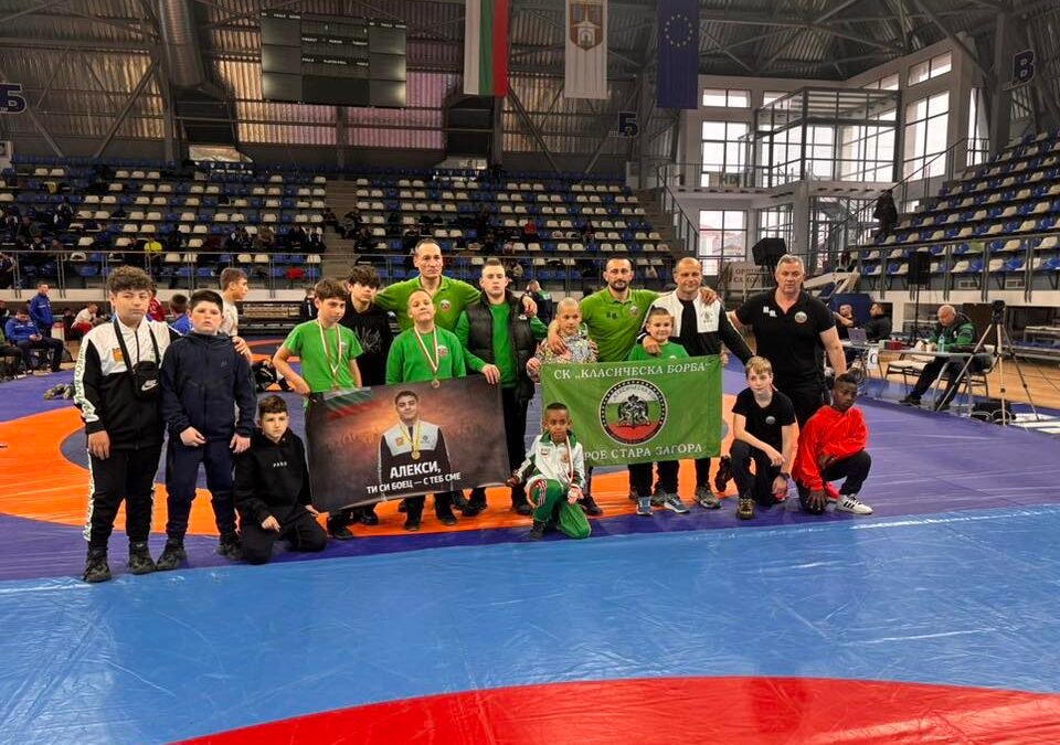 ТРИ ОТЛИЧИЯ ЗА КЛАСИЦИТЕ В БОРБАТА