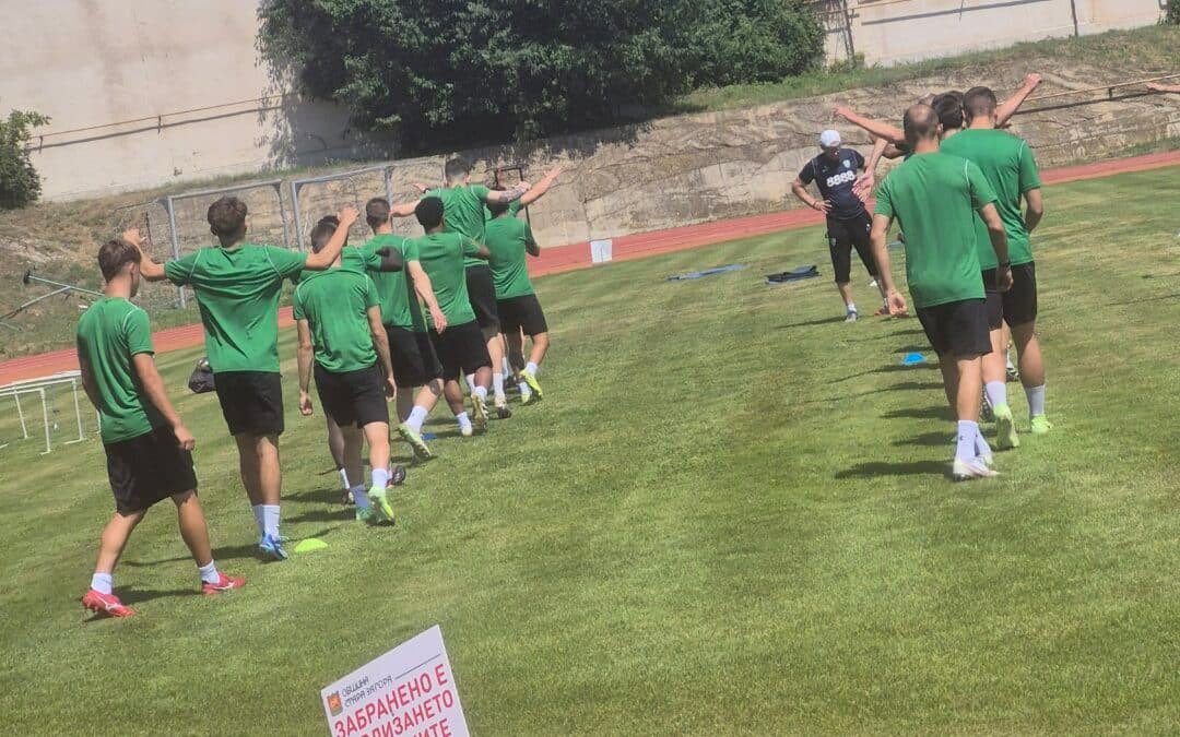 НОВ ЧУЖДЕНЕЦ ТРЕНИРА С ОТБОРА ПОД „АЯЗМОТО“