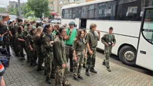 В поредното издание на похода "По стъпките на Ботевите четници" от Козлодуй до Околчица, близо 1900 бяха участниците, които почетоха паметта на загиналите бунтовници