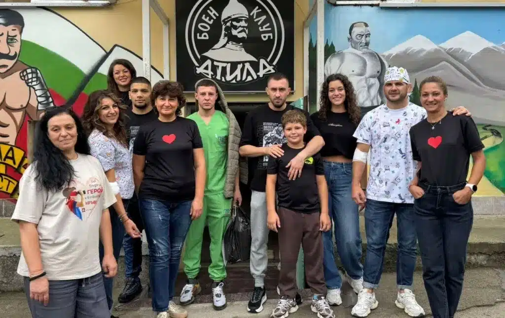 Осмата поредна благотворителната инициатива на ММА бойците съчета кръводаряването с кауза в подкрепа на хората от защитените жилища в Стара Загора Осмата поредна благотворителната инициатива на ММА бойците съчета кръводаряването с кауза в подкрепа на хората от защитените жилища в Стара Загора