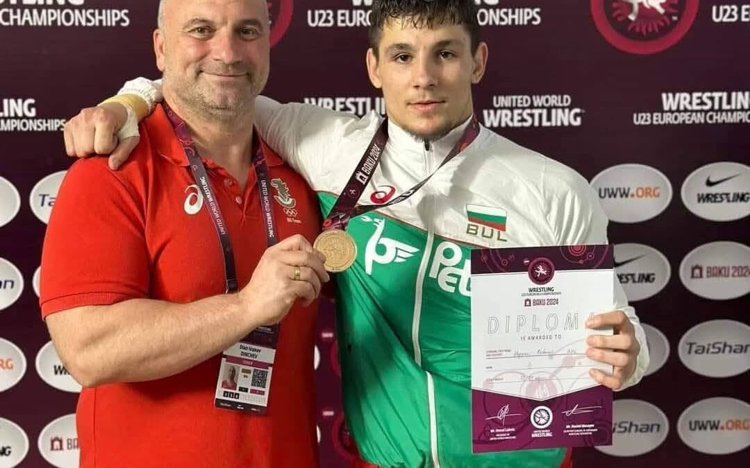 РАДОМИР СТОЯНОВ И ДИАН ДИНЧЕВ ЗАМИНАХА ЗА СВЕТОВНОТО ПЪРВЕНСТВО ПО БОРБА В ЛАС ВЕГАС